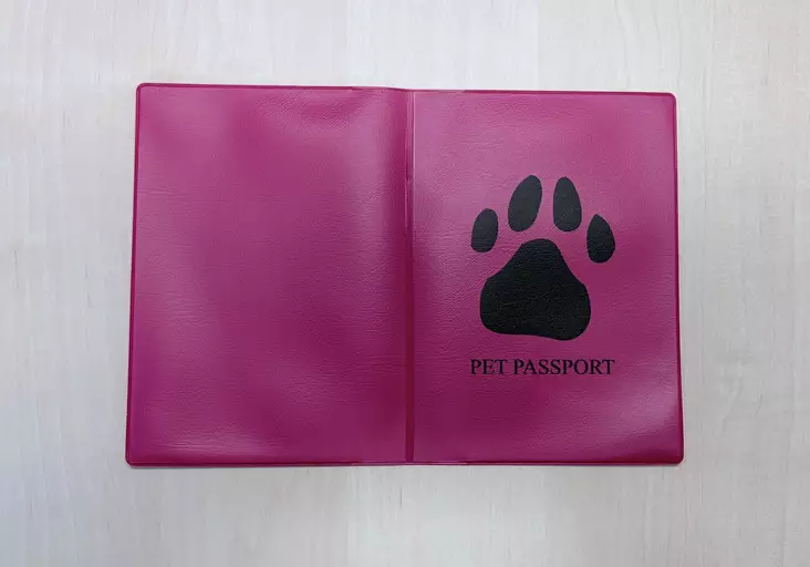 EU-passinkannet tumma pinkki Pet Passport - Vaihtuvat mallit - 602106 - 1